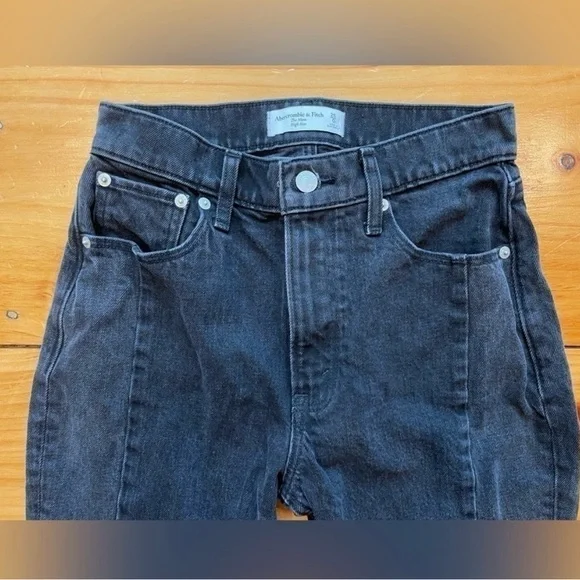 Abercrombie & Fitch Black Cropped Jeans - Picture 2 of 8